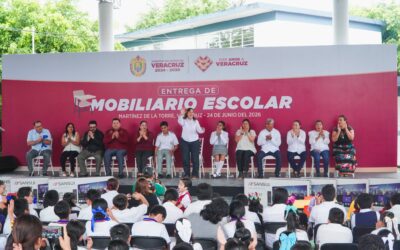 Entrega de Mobiliario Escolar