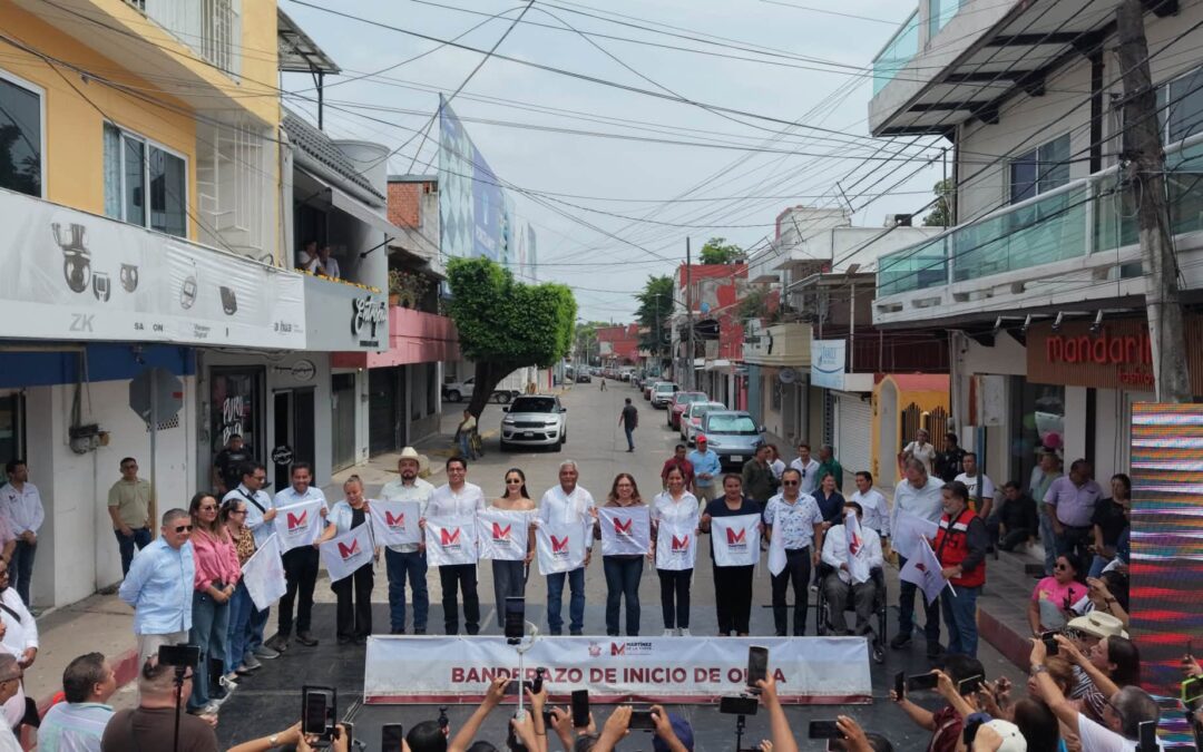 Banderazo de Obra en el centro de Martínez de la Torre